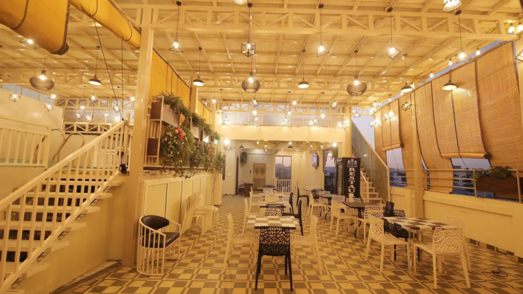 Dining Out in Hiran Magri: A Foodie’s Paradise – Vrajraj Restaurant & Pool