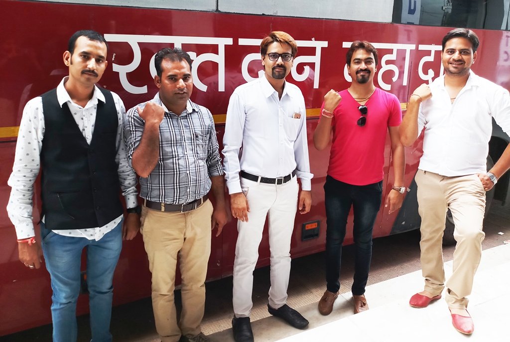 105 यूनिट रक्तदान किया
