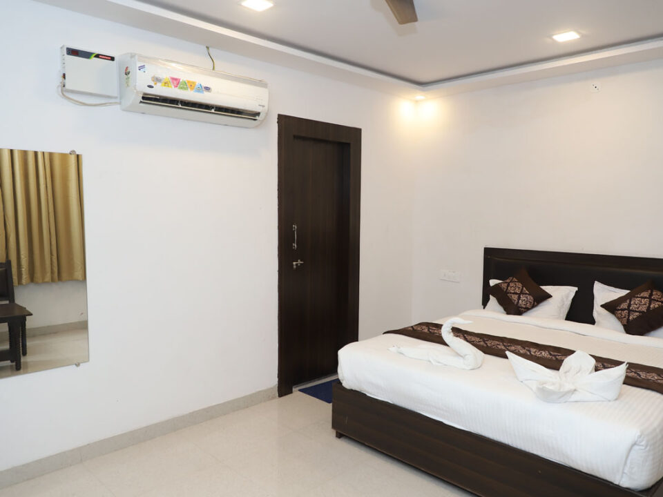 Hotel Sunrise Palace - Best Luxury Stay in Pushkar