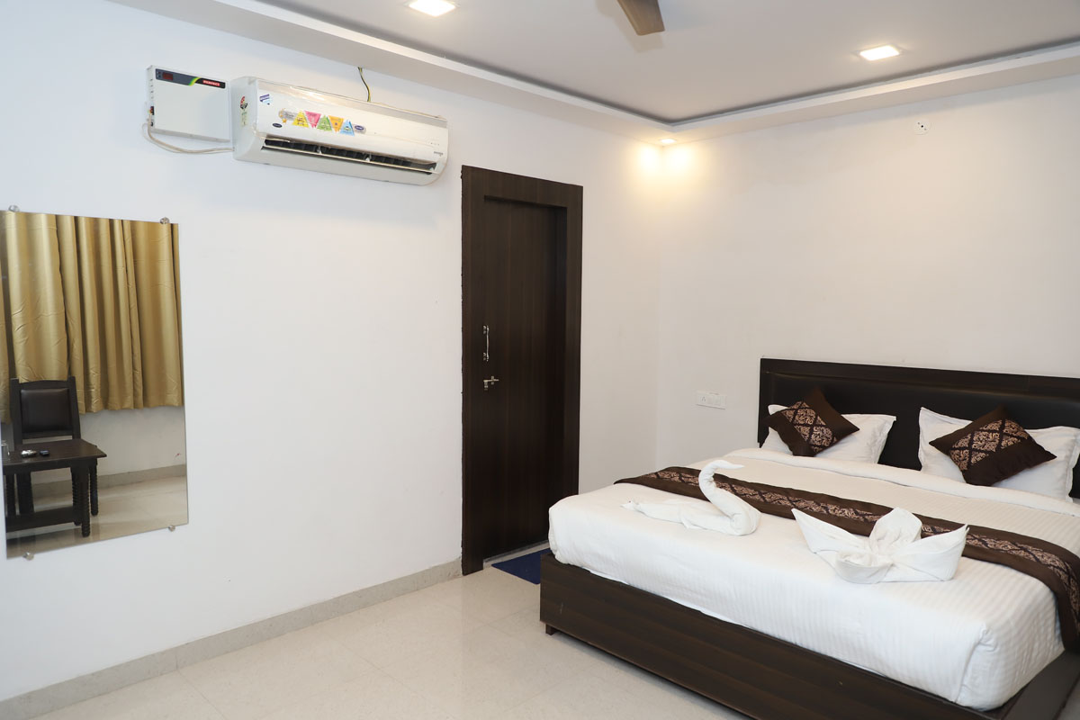 Hotel Sunrise Palace - Best Luxury Stay in Pushkar